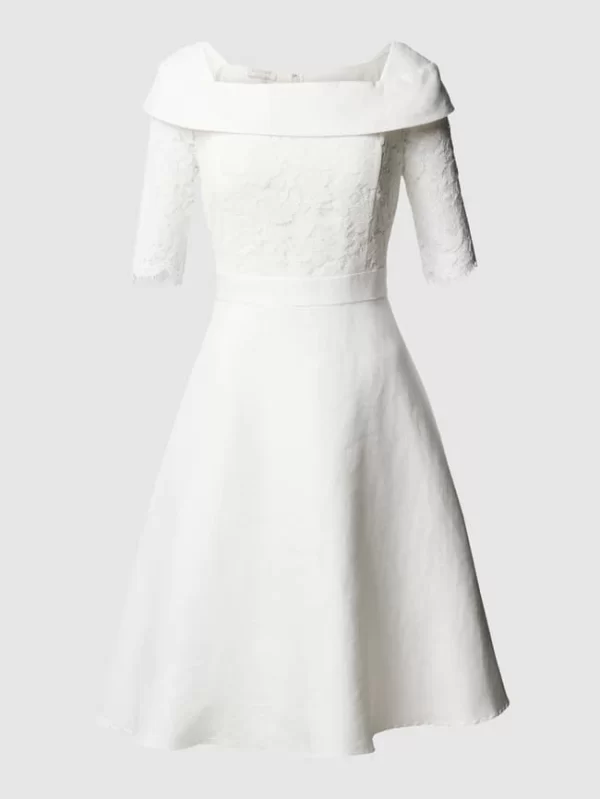 Apart Glamour Kurzärmeliges Brautkleid Mit Floralen Stickereien – Offwhite 3