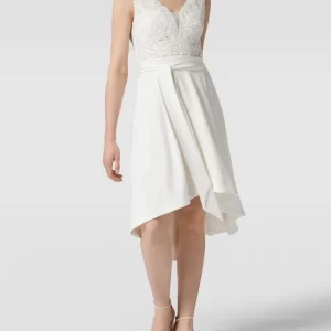 Paradi Brautkleid Mit Floralen Stickereien – Offwhite 13