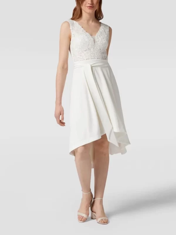 Paradi Brautkleid Mit Floralen Stickereien – Offwhite 5