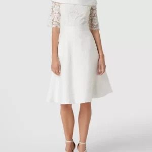 Apart Glamour Kurzärmeliges Brautkleid Mit Floralen Stickereien – Offwhite 14