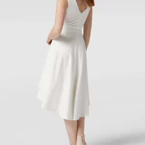 Paradi Brautkleid Mit Floralen Stickereien – Offwhite 15